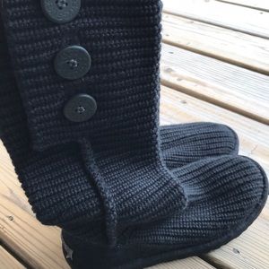 Black knit uggs